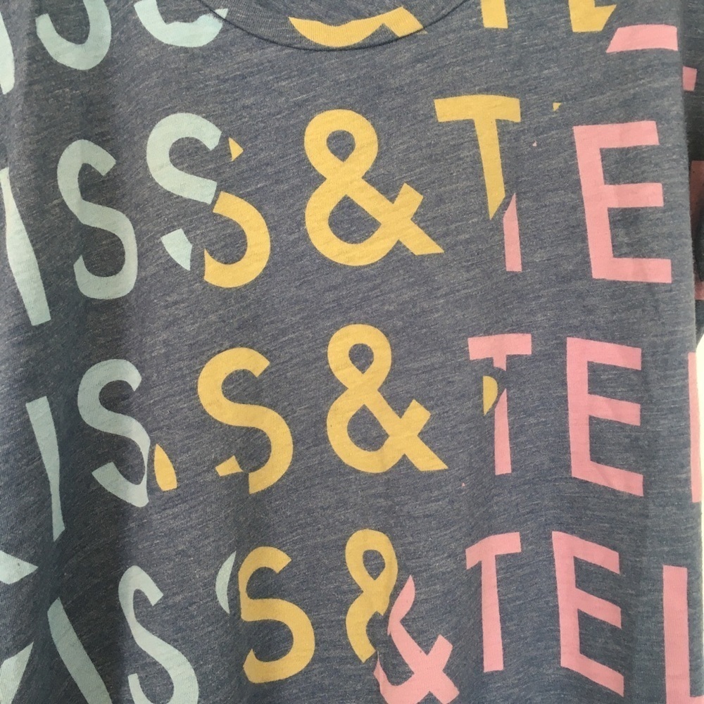 Sparkle & Fade Blue Kiss & Tell Tee Size Small - Picture 2 of 4